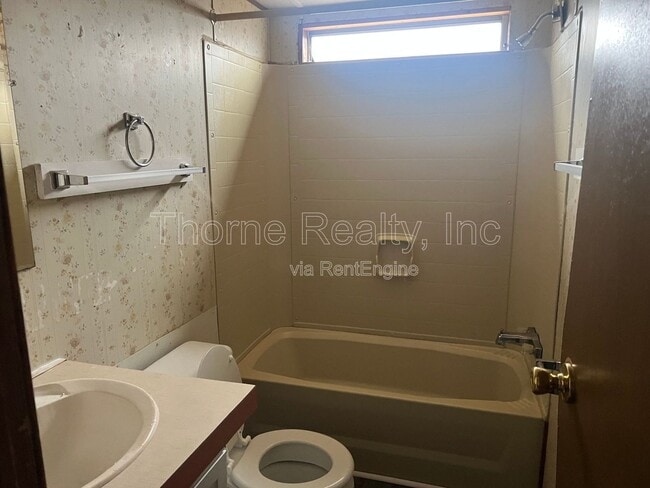 Building Photo - 92 Matts Ln