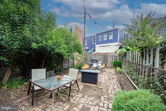 Building Photo - 1005 S Street NW Unit 1