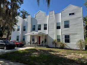 Building Photo - Old World Charm & Close to Downtown