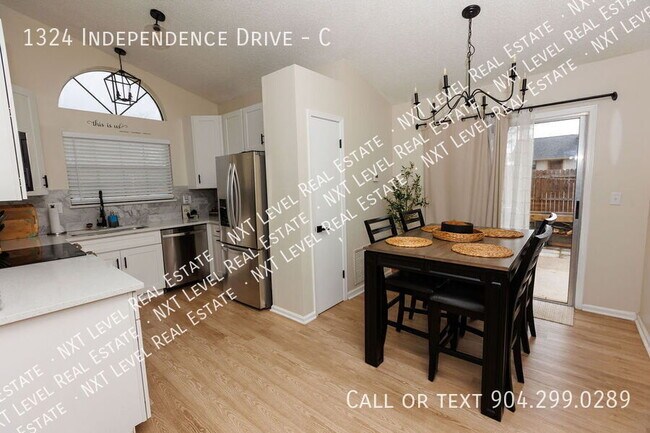 Building Photo - 1324 Independence Dr