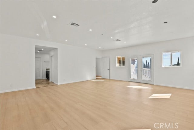 Building Photo - 1138 Lakeview Dr