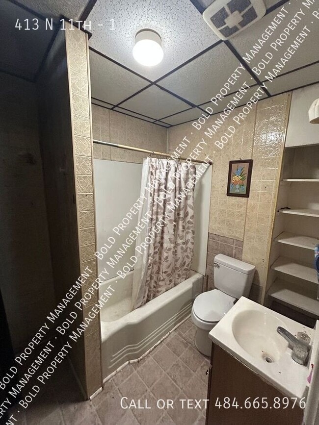 Building Photo - 413 N 11th-1