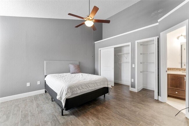 Building Photo - 660 Youngstown Pkwy