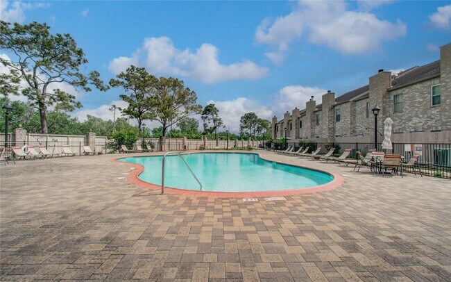 Building Photo - 3088 Holly Hall St