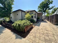 Building Photo - Charming Home Available Now!