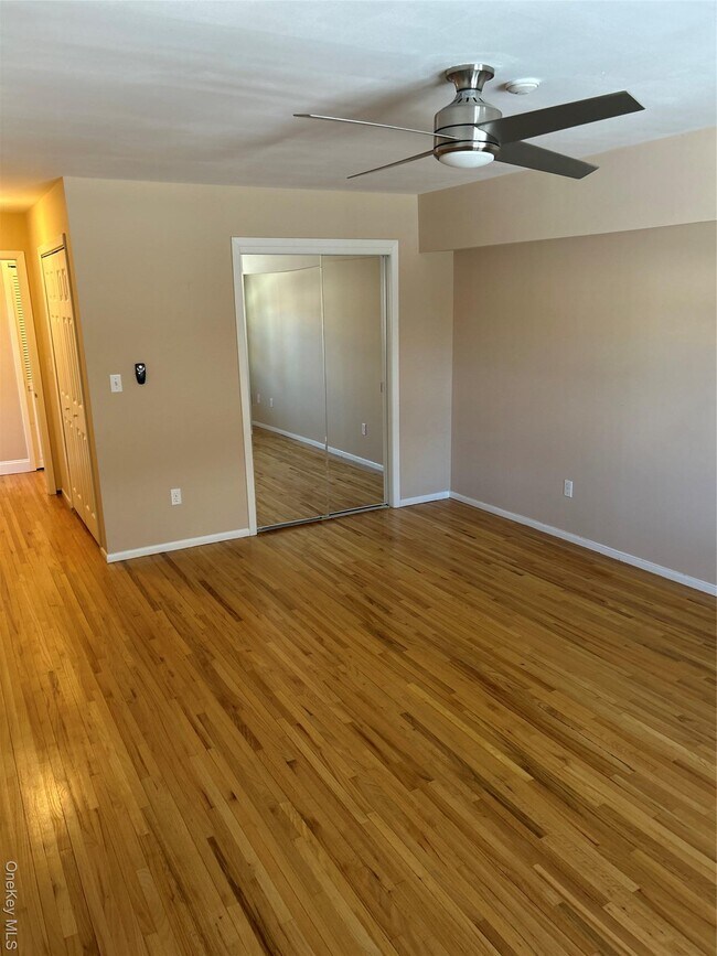 Building Photo - 135 W Nyack Rd