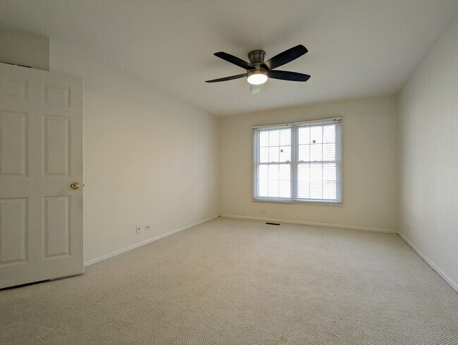 Building Photo - 309 Willow Pkwy