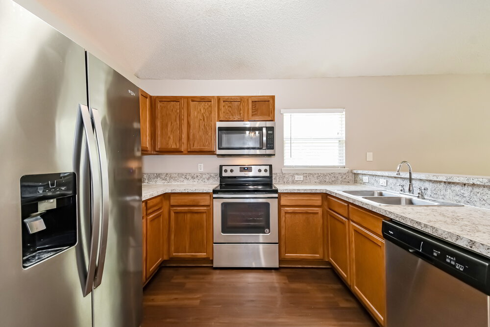 Building Photo - 2741 Acorn Park Dr N