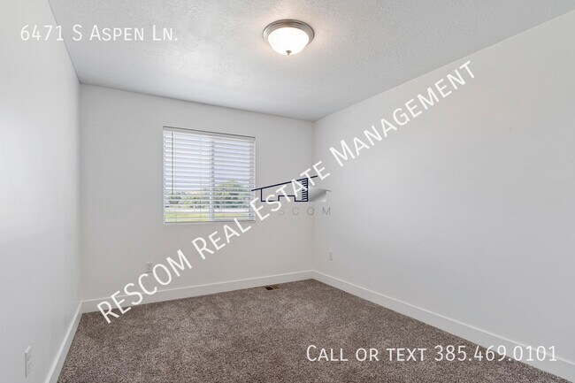 Building Photo - 6471 S Aspen Ln