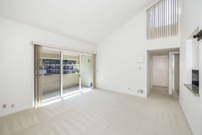 Building Photo - 3222 Glendora Dr