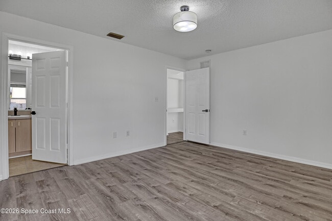 Building Photo - 1561 Sandusky St SE