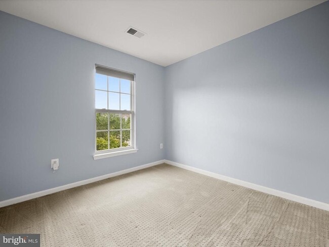 Building Photo - 4243 Begonia Dr