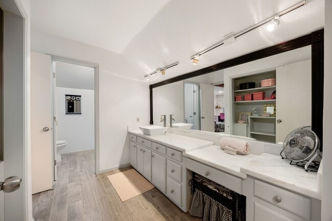 Building Photo - 19823 Sunbridge Ln