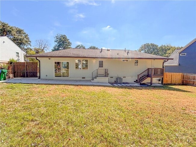 Building Photo - 1912 Canmont Dr NE