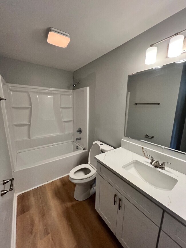 Building Photo - 1817 Newcastle St