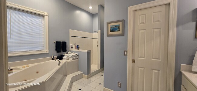 Building Photo - 4630 Delwood View Blvd