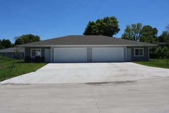 Building Photo - 14 Reserve Ct