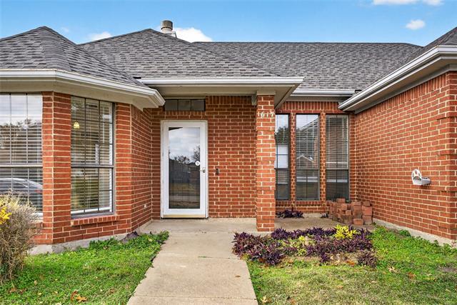 Building Photo - 1617 Briargrove Dr