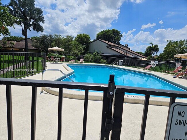 Building Photo - 9154 SW 132nd Ln