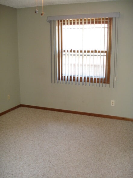 Building Photo - 1335 Lauderdale Pl