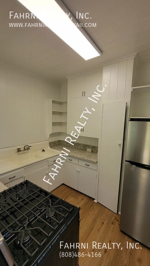 Building Photo - Fully Remodeled 2 bedroom 1 bath single fa...