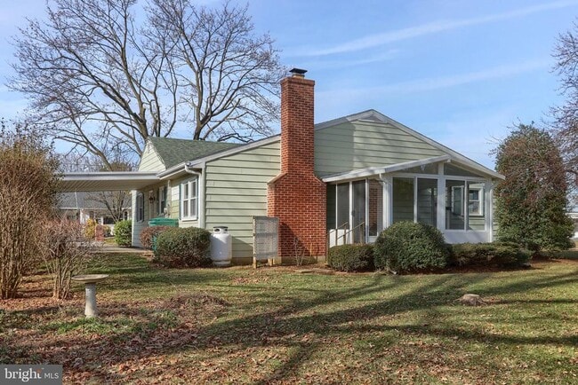 Building Photo - 137 Apple Ln