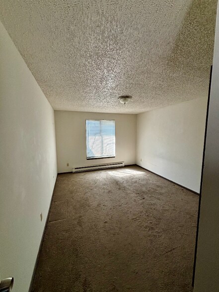 Building Photo - 21-25 Barton Ct