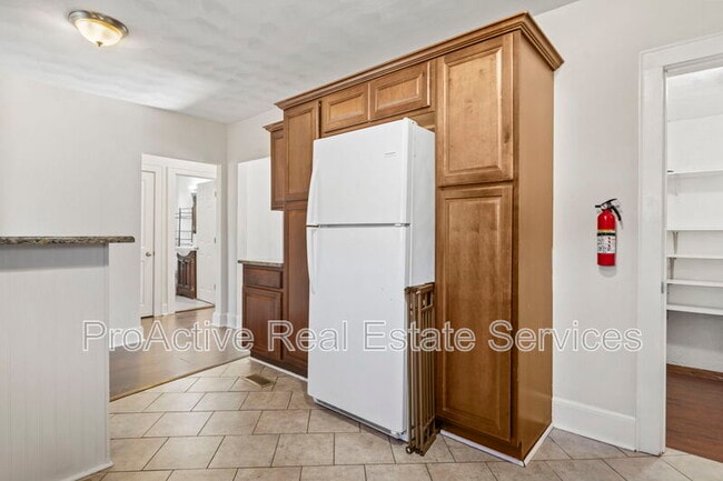 Building Photo - 1018 Wolcott Ave