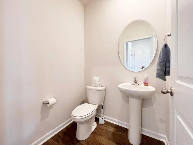 Building Photo - 125 Lily Pond Pl