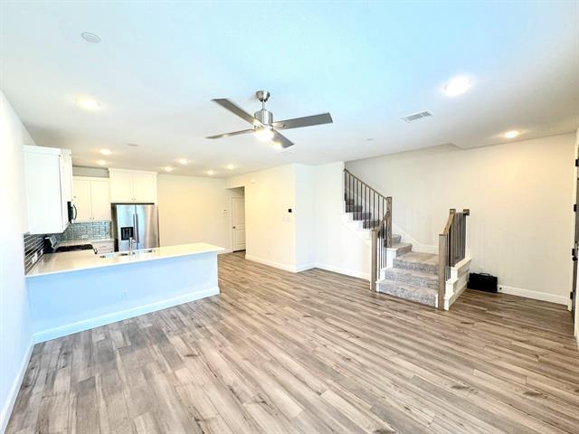 Building Photo - 925 Utica Dr