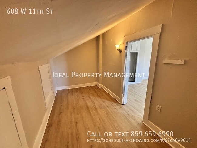 Building Photo - 608 W 11th St