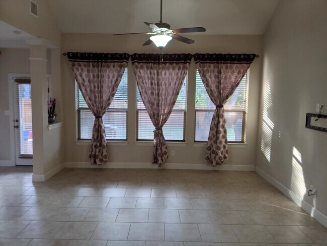 Living - 13204 Hymeadow Cir