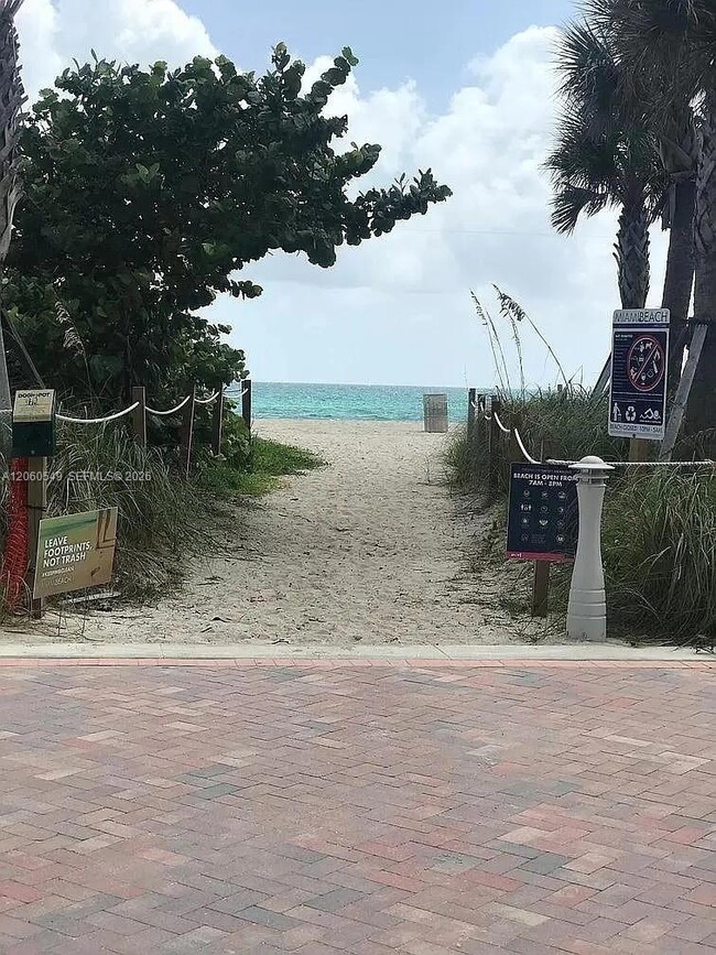 Building Photo - 6039 Collins Ave