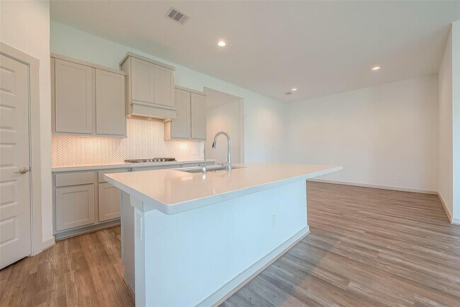 Building Photo - 29326 Red Rocks Pk Dr