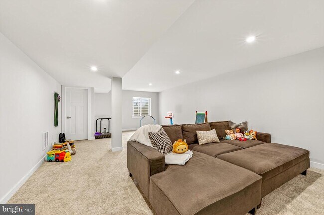 Building Photo - 167 Aspen Ln