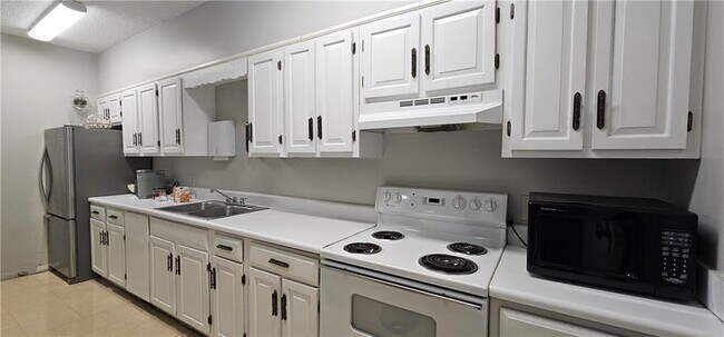 Building Photo - 2965 Pharr Ct S Northwest