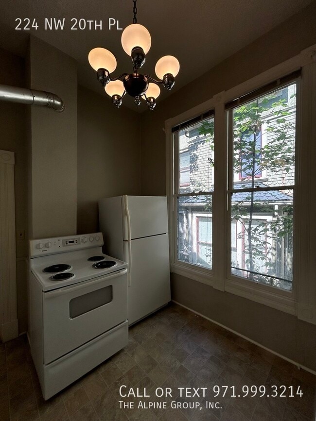 Building Photo - 224 NW 20th Pl