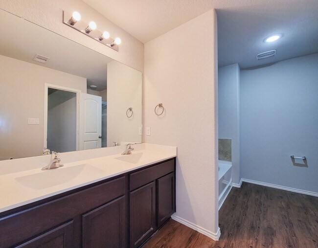 Building Photo - 5515 Peralta Mills Way