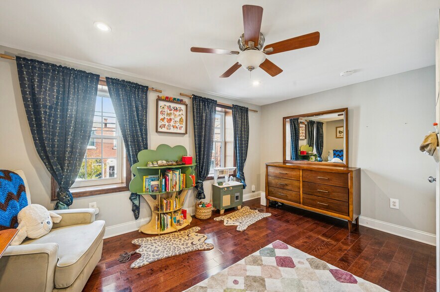 Building Photo - 2034 E Huntingdon St