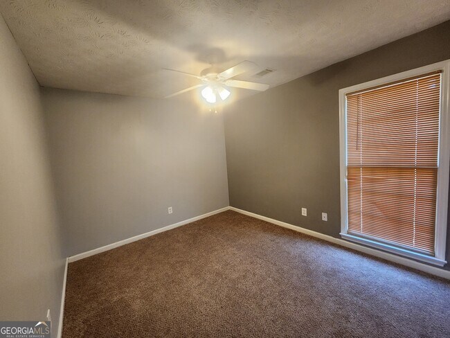 Building Photo - 7168 Village Loop