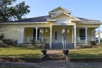 Building Photo - 1403 Bonham St