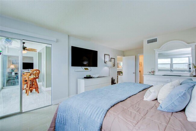 Building Photo - 10216 Regal Dr