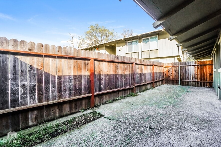 Building Photo - 2336 Villanova Cir