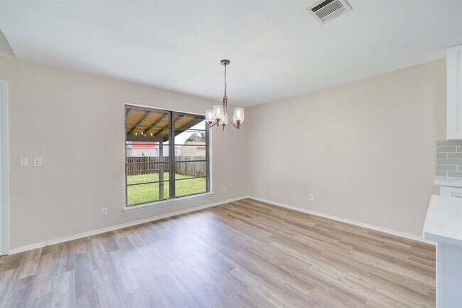 Building Photo - 200 Woodmont Dr