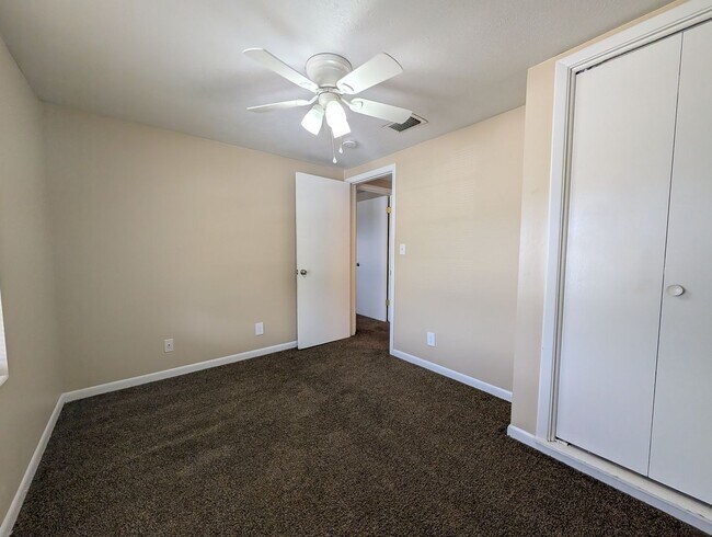 Building Photo - 6038 mh