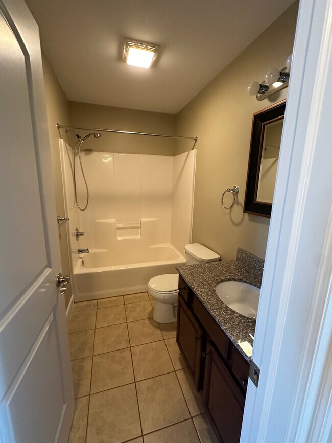 Building Photo - 170 Cortland Dr