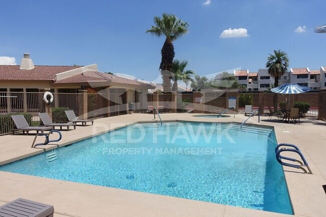 Building Photo - 1111 E University Dr