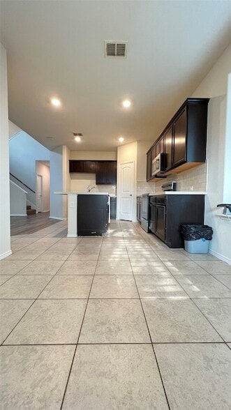 Building Photo - 1510 Alamandine Ave