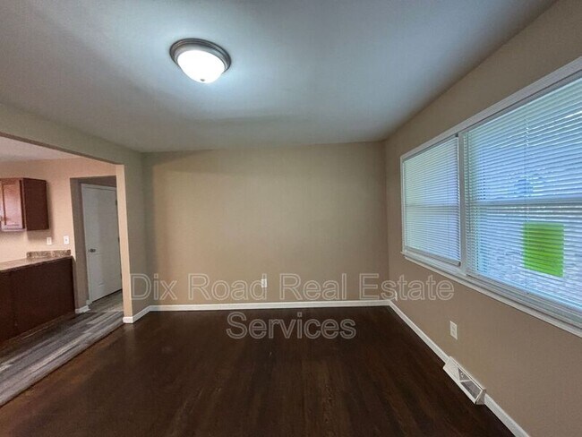 Building Photo - 601 Brelsford Ave
