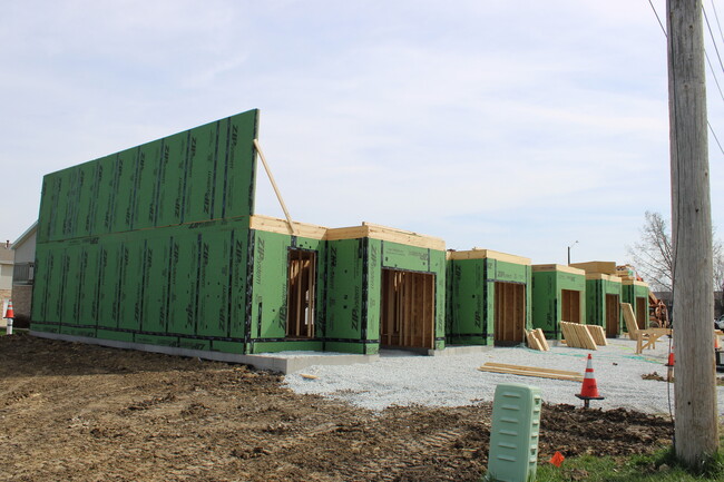 Building Photo - 109 E Division St